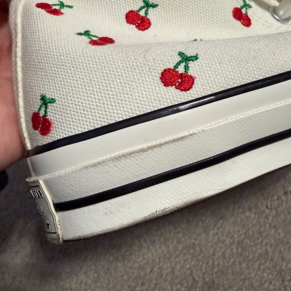 Embroidered cherry high-top Converse - Picture 11 of 13